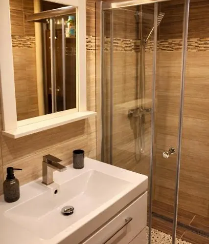 Urban Nest In The Center Appartamento